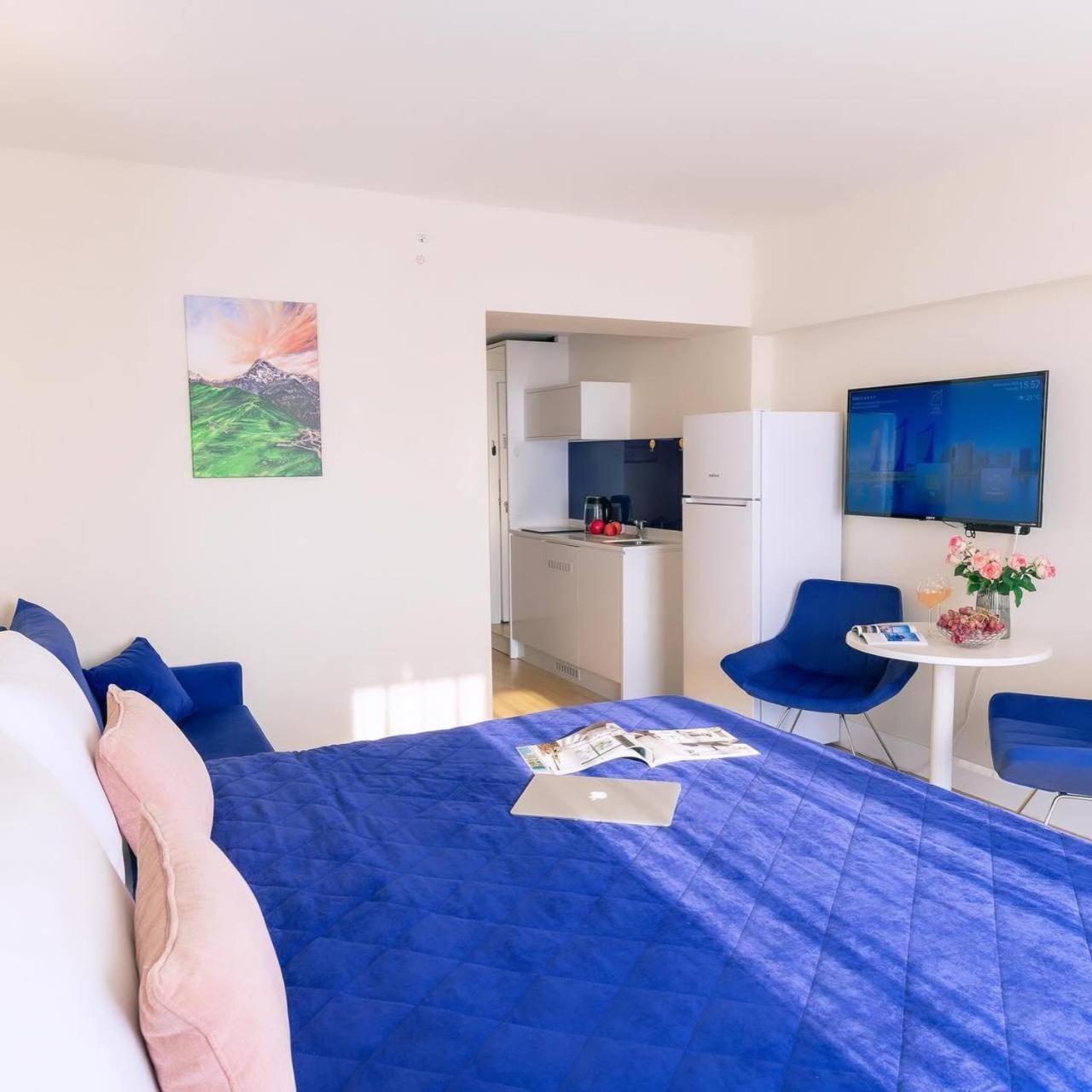 Orbi City Amazing Apartments Batumi Exterior photo