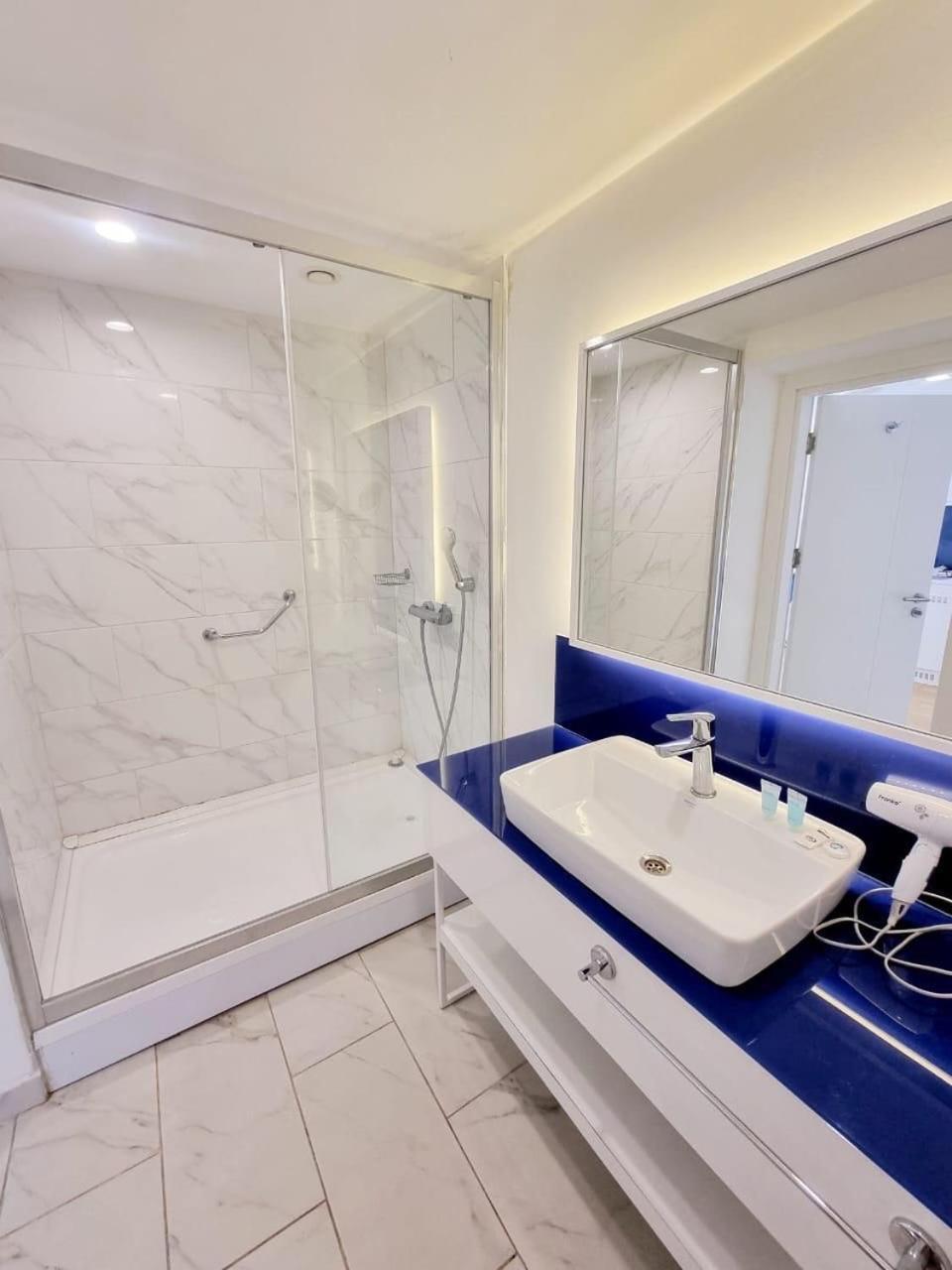 Orbi City Amazing Apartments Batumi Exterior photo