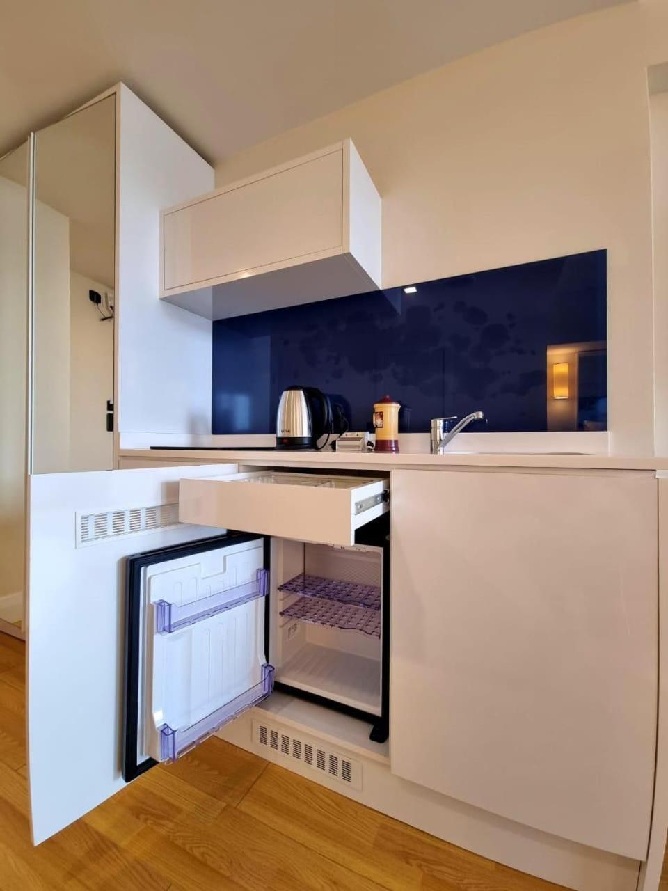 Orbi City Amazing Apartments Batumi Exterior photo