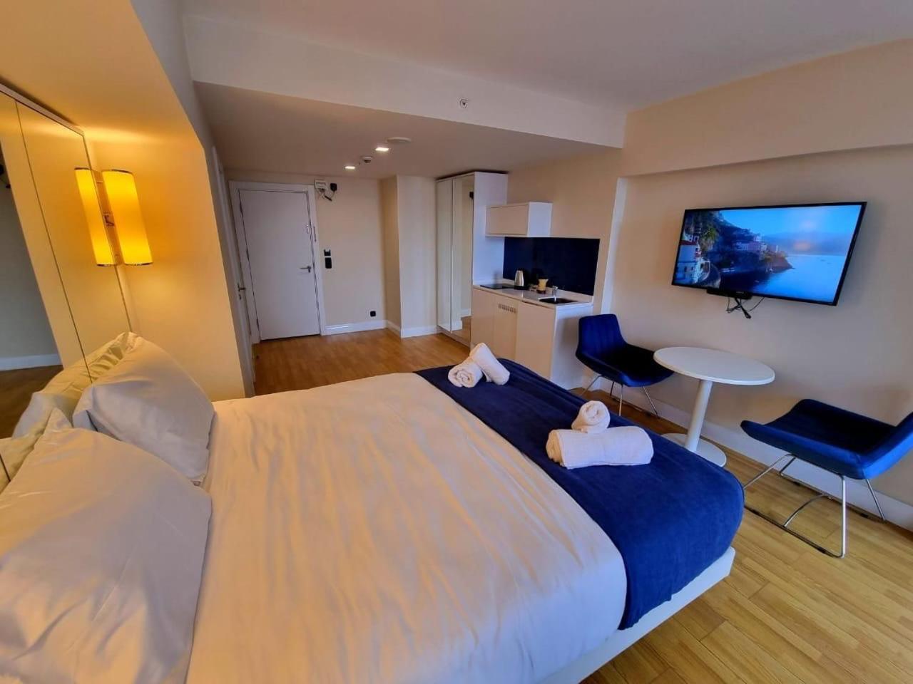 Orbi City Amazing Apartments Batumi Exterior photo