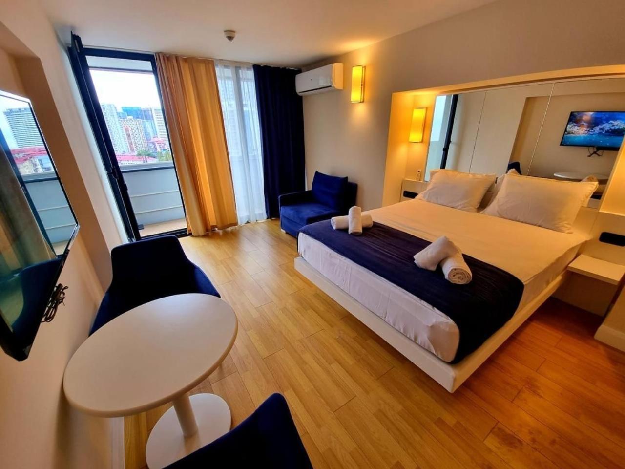 Orbi City Amazing Apartments Batumi Exterior photo