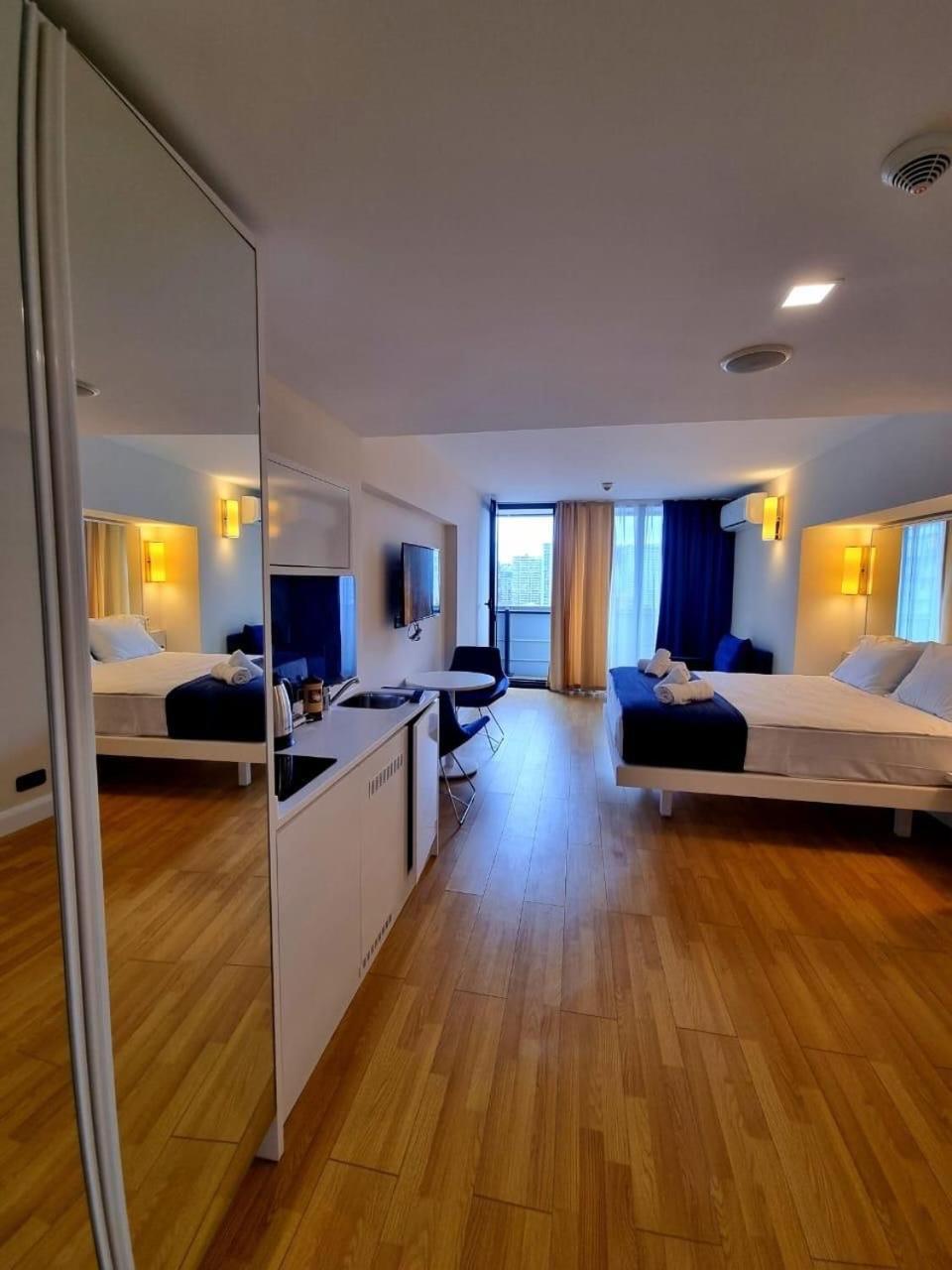 Orbi City Amazing Apartments Batumi Exterior photo