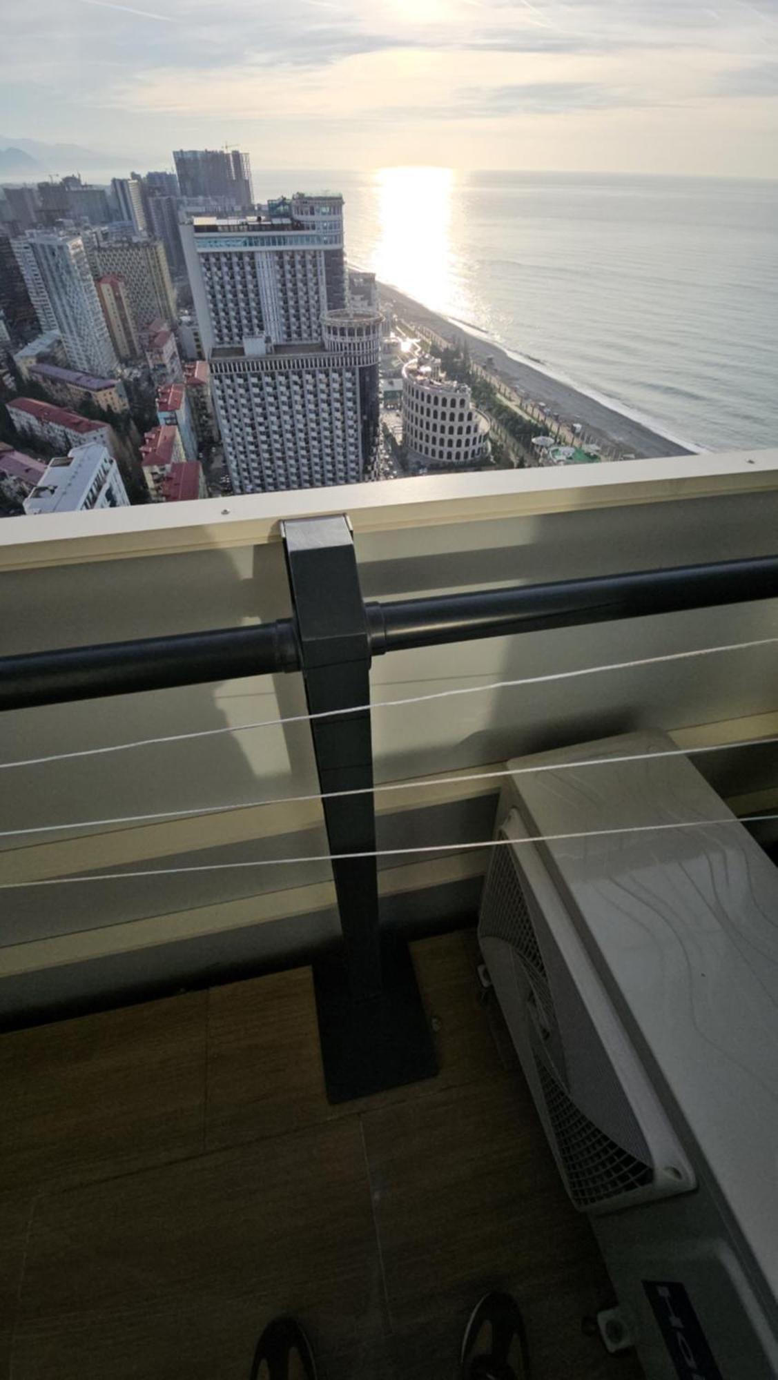 Orbi City Amazing Apartments Batumi Exterior photo