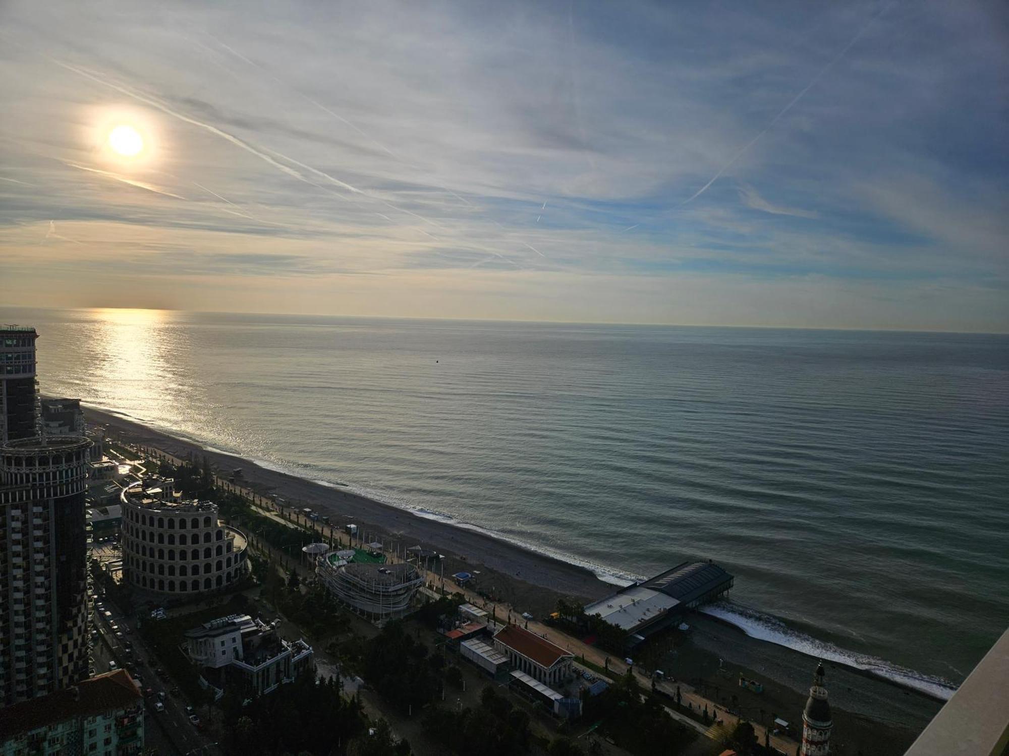 Orbi City Amazing Apartments Batumi Exterior photo